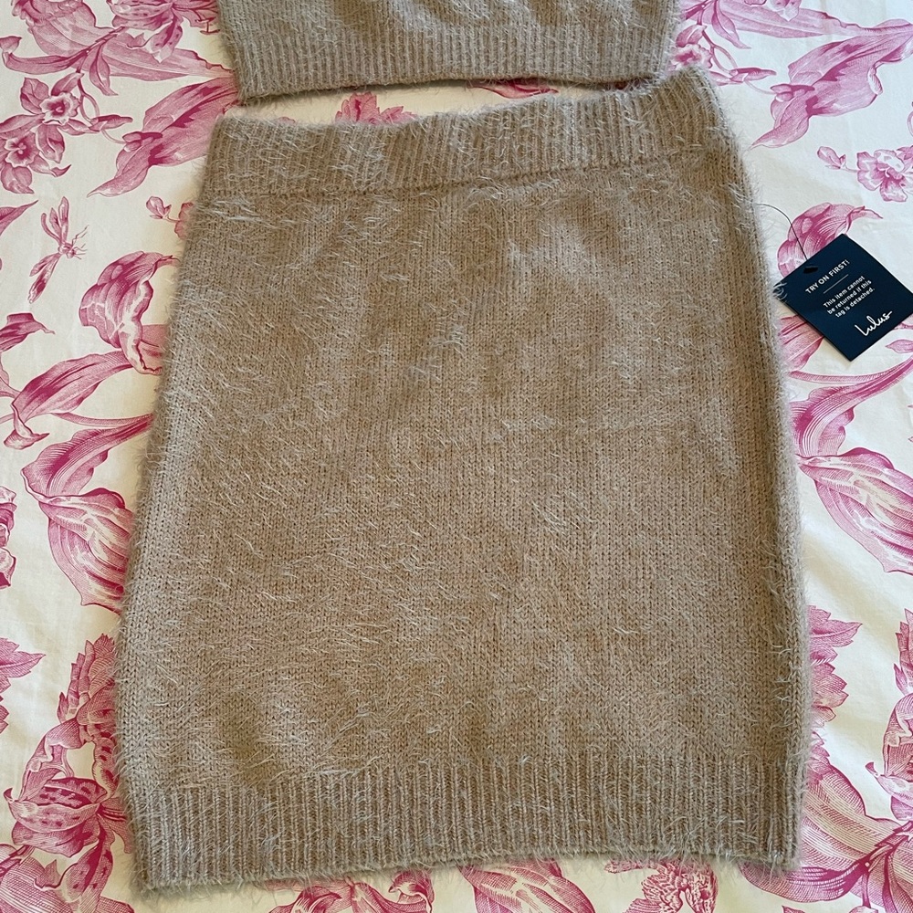 Lulu’s 2 piece set - Top and Skirt - Light Tan Color - Picture 3 of 14